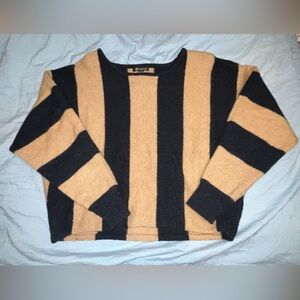 Vintage Versona Women's Sweater Size Medium